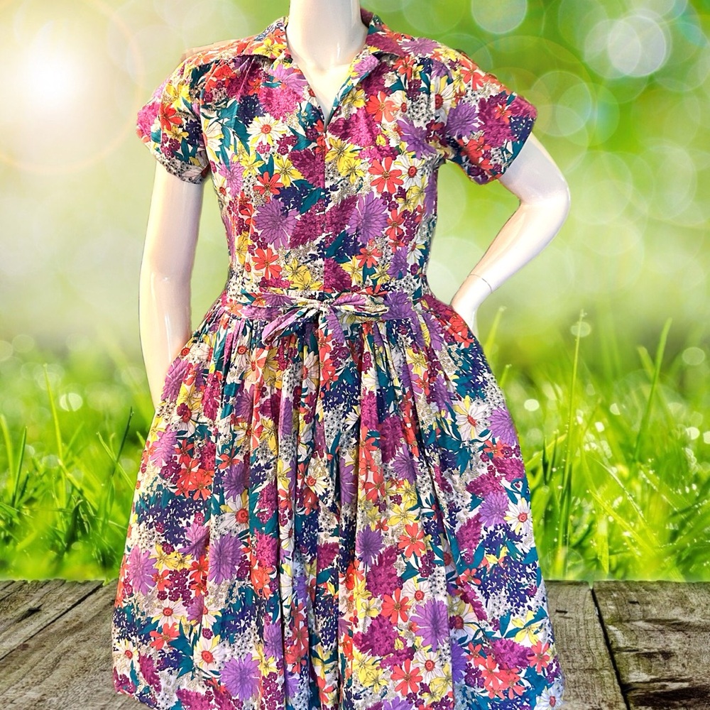 Smitten Kitten Bouquet Front Zipper Dress NWT